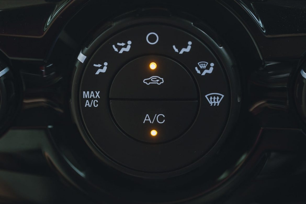 car air conditioning button, car air conditioning blowing hot air
