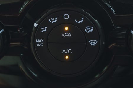 car air conditioning button, car air conditioning blowing hot air
