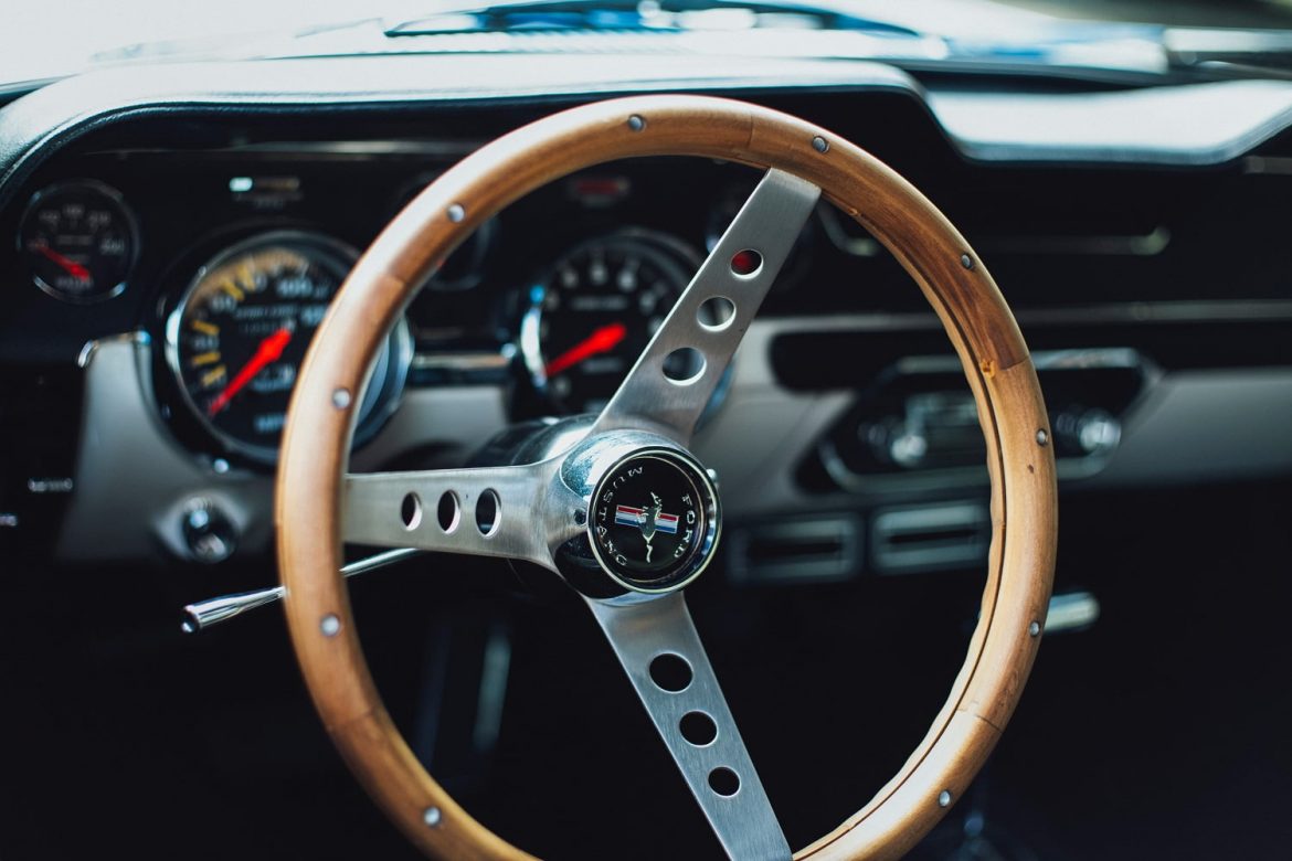steering wheel shakes when braking